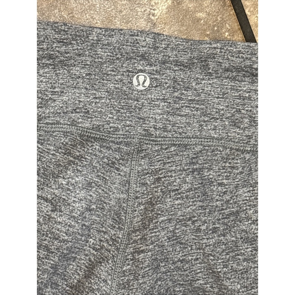 Lululemon Women's Sz 4 Capri Workout Fitness Leggings Gray 2 Pairs VGC - Picture 5 of 10
